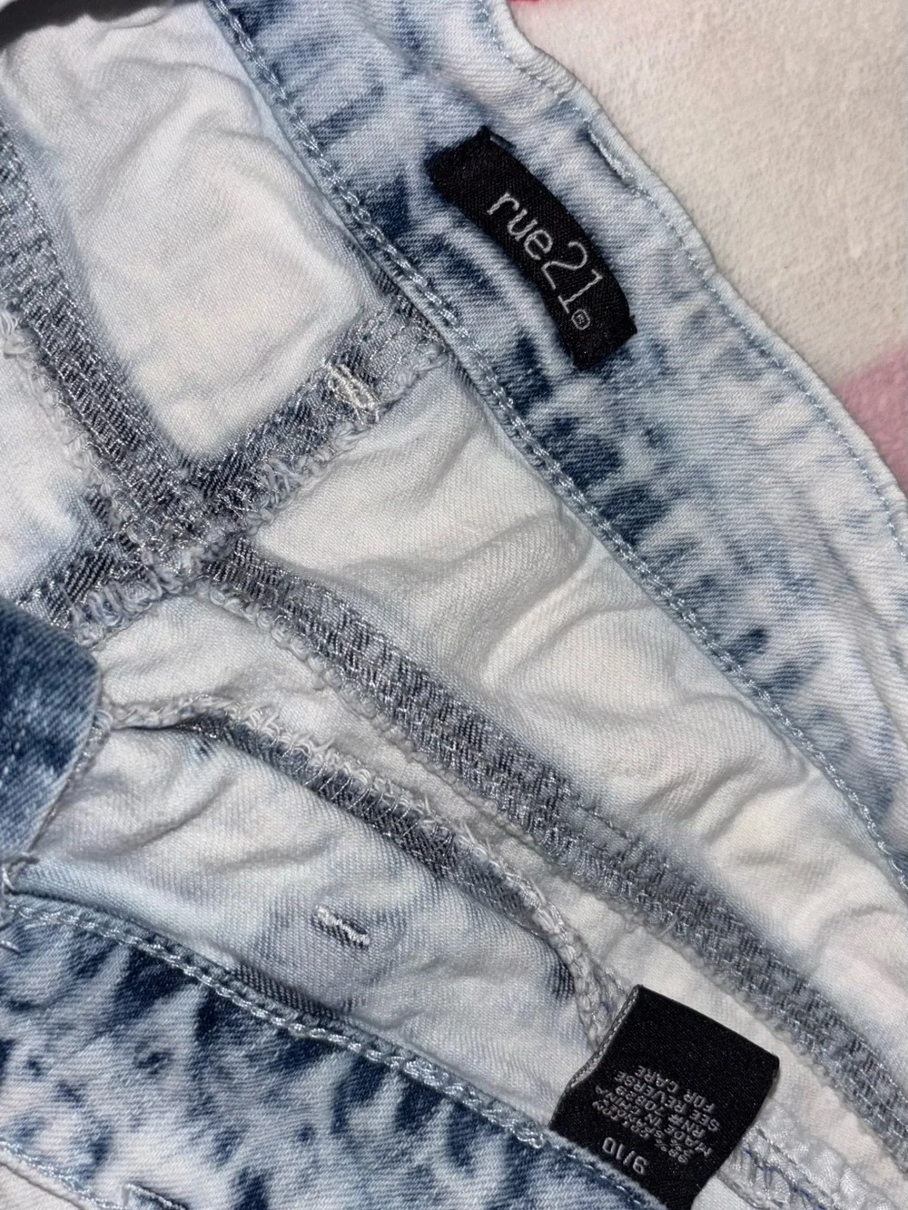 rue21 Light Acid Wash Women's Denim Shorts - Sz 9/10